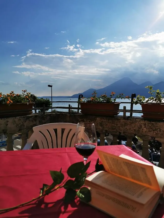 Hotel Garda Family House Castelletto Di Brenzone 2*,