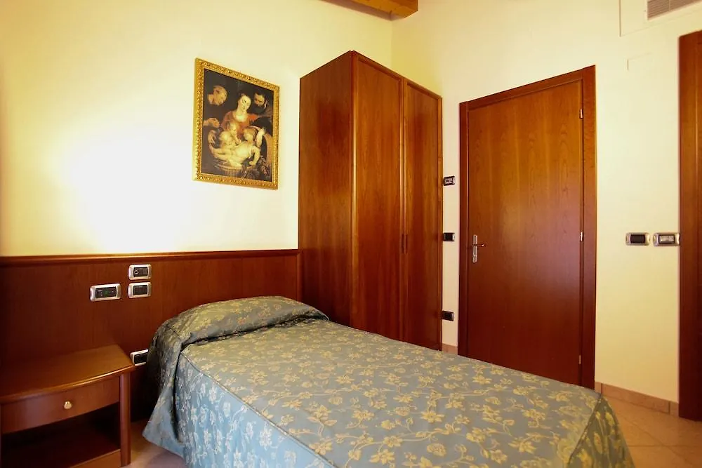 Hotel Garda Family House Castelletto Di Brenzone
