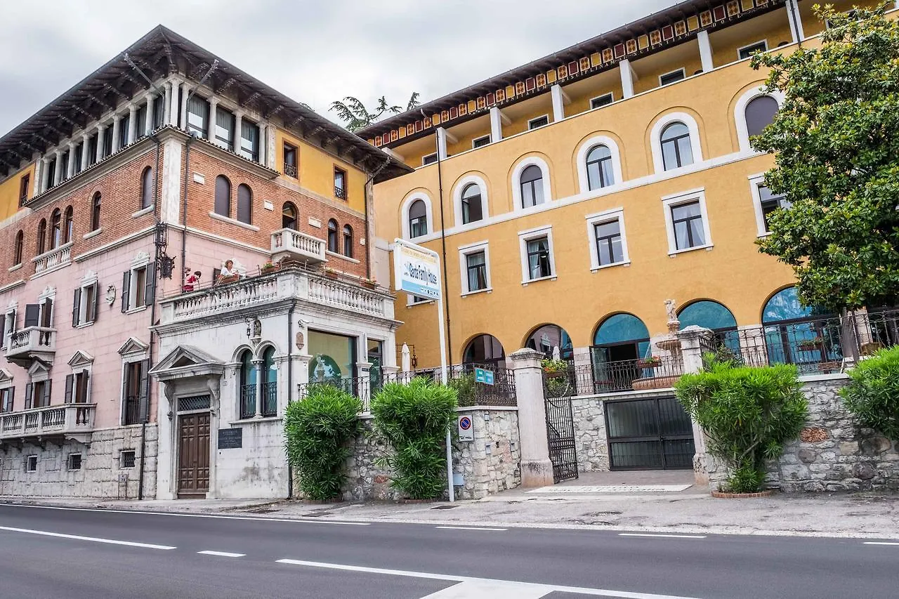 Hotel Garda Family House Castelletto Di Brenzone 2*,  Itálie